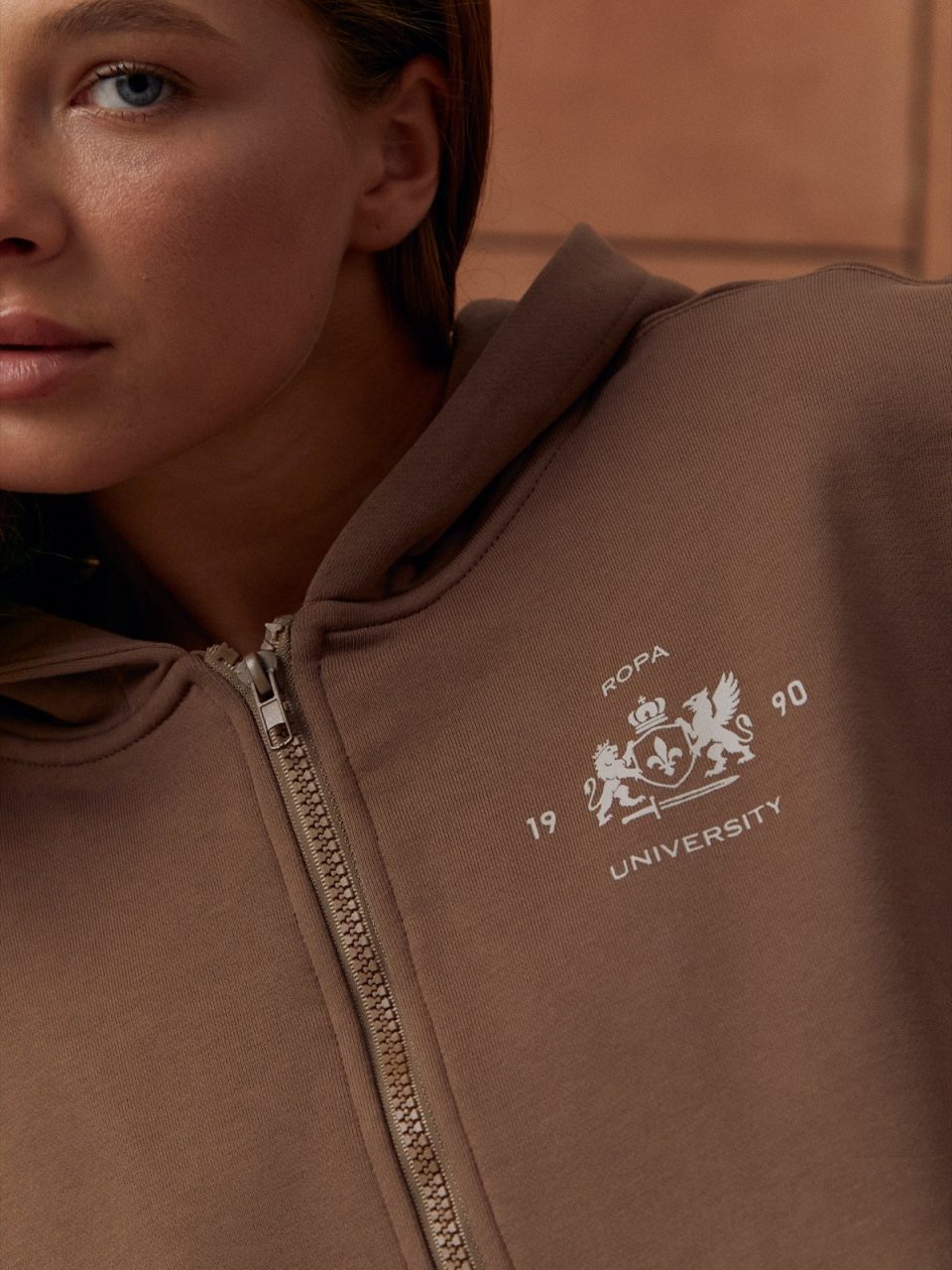 BROWN UNIVERSITY ZIP-HOODIE