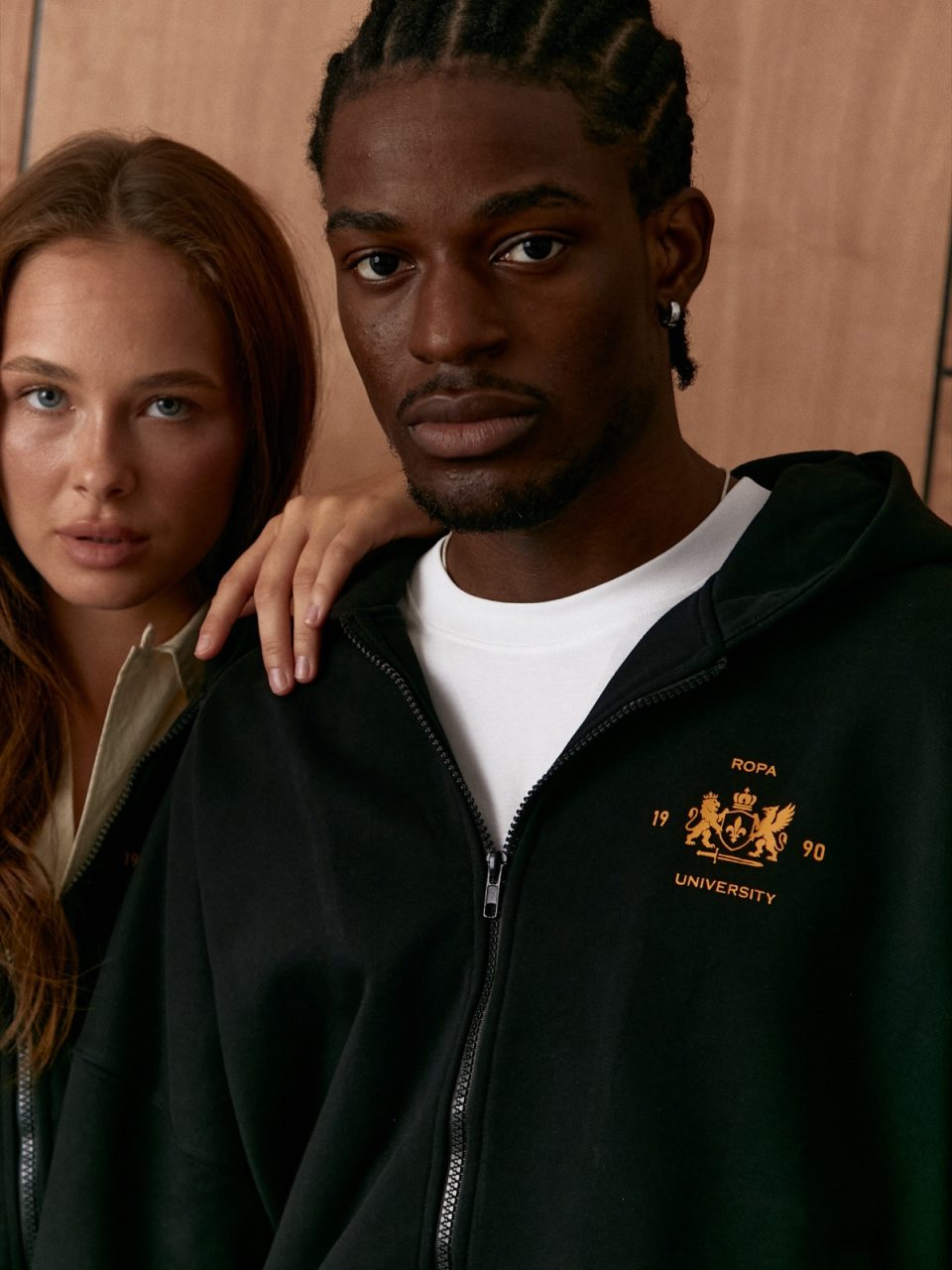 BLACK UNIVERSITY ZIP-HOODIE