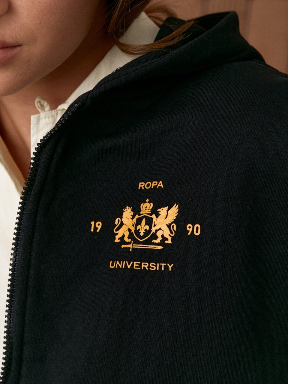 BLACK UNIVERSITY ZIP-HOODIE