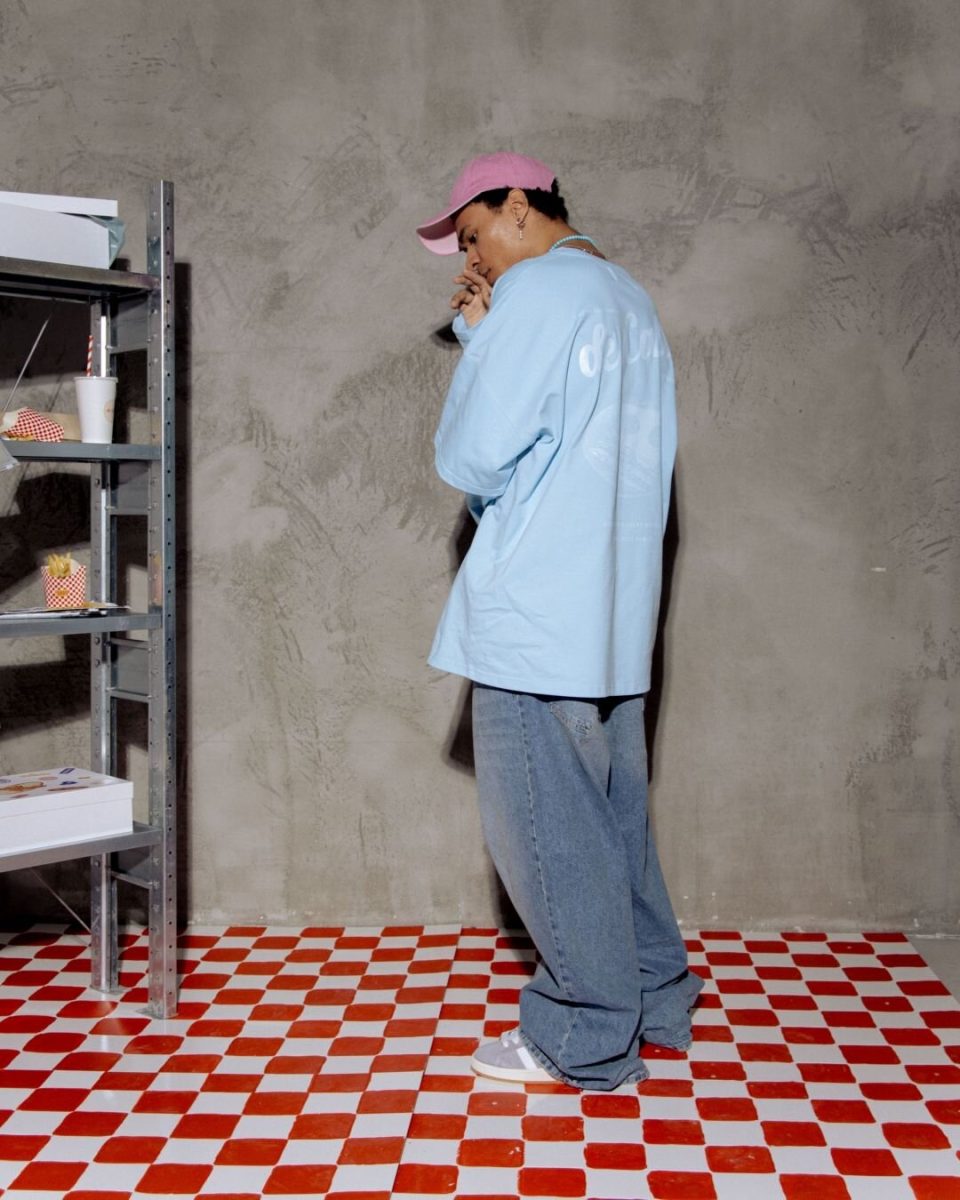BLUE DINER LONGSLEEVE